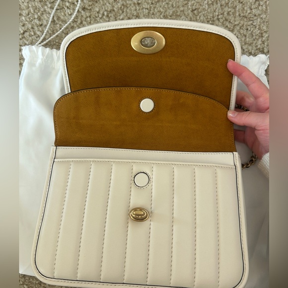 Coach Cream Quilted Bag with Gold Chain - Picture 7 of 11